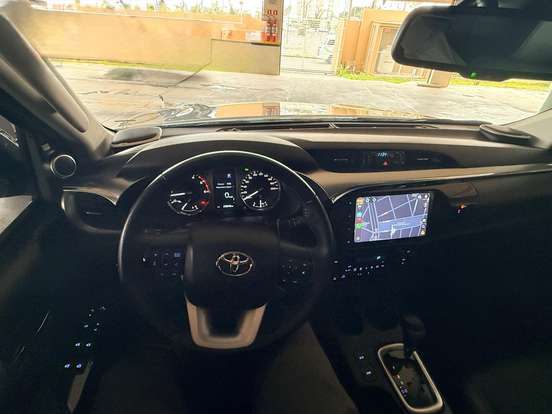 TOYOTA-HILUX-2025