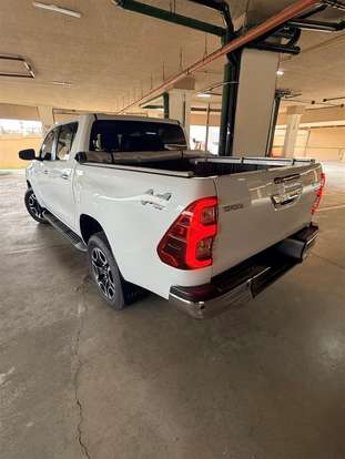 TOYOTA-HILUX-2025