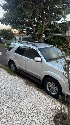 TOYOTA-HILUX SW4-2014
