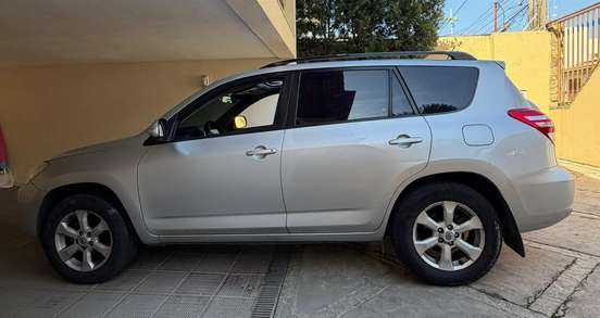 TOYOTA-RAV4-2011