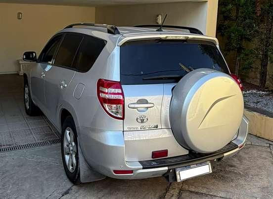 TOYOTA-RAV4-2011