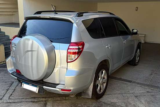 TOYOTA-RAV4-2011