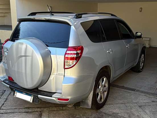 TOYOTA-RAV4-2.4 4X4 16V GASOLINA 4P AUTOMÁTICO TOYOTA-RAV4-2011