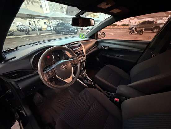 TOYOTA-YARIS-2018
