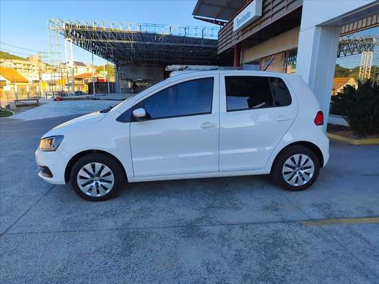 VOLKSWAGEN-FOX-1.6 MSI TRENDLINE 8V FLEX 4P MANUAL VOLKSWAGEN-FOX-2015