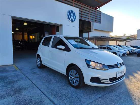 VOLKSWAGEN-FOX-2015