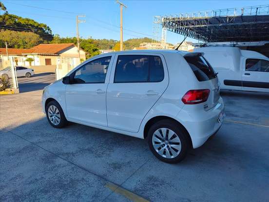 VOLKSWAGEN-FOX-1.6 MSI TRENDLINE 8V FLEX 4P MANUAL VOLKSWAGEN-FOX-2015