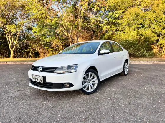 VOLKSWAGEN JETTA 2.0 COMFORTLINE FLEX 4P MANUAL VOLKSWAGEN JETTA 2.0 COMFORTLINE FLEX 4P MANUAL