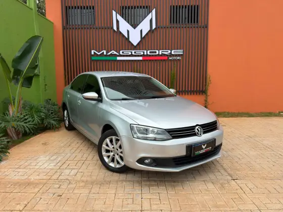 VOLKSWAGEN JETTA 2.0 COMFORTLINE FLEX 4P TIPTRONIC VOLKSWAGEN JETTA 2.0 COMFORTLINE FLEX 4P TIPTRONIC