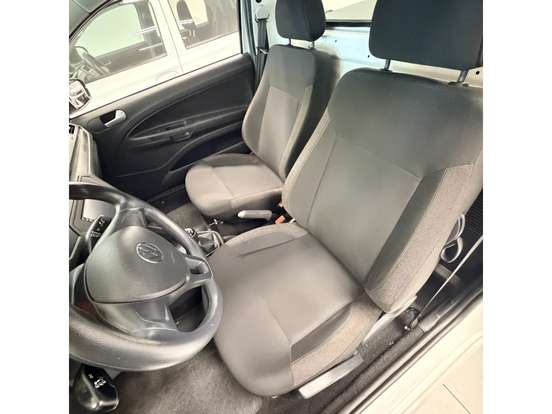 VOLKSWAGEN-SAVEIRO-2024