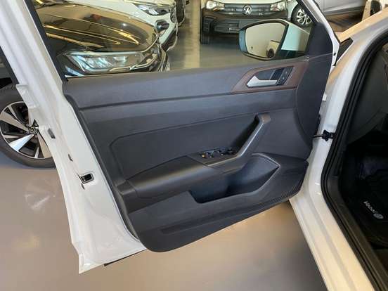 VOLKSWAGEN-VIRTUS-2023