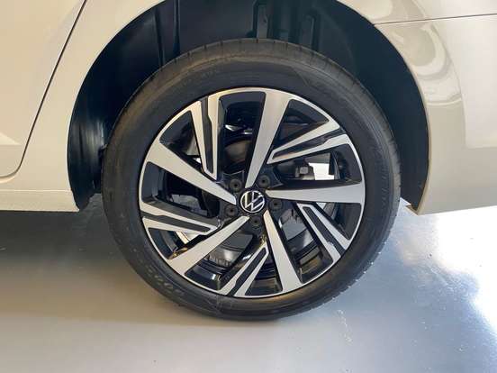 VOLKSWAGEN-VIRTUS-2023