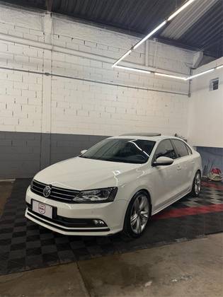 VOLKSWAGEN JETTA 2.0 TSI HIGHLINE 211CV GASOLINA 4P TIPTRONIC