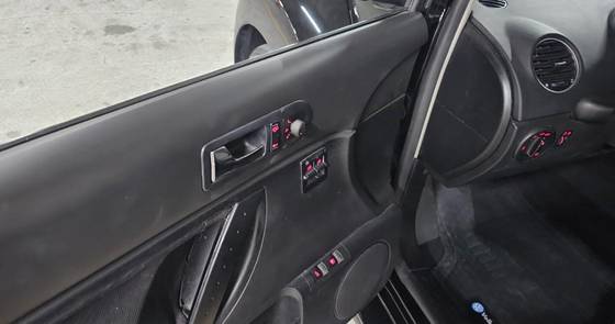 /en/city/cate-car-used-car/volkswagen-new-beetle-2008-2-0-mi-8v-gasoline-2p-manual-48120569611224064/-6