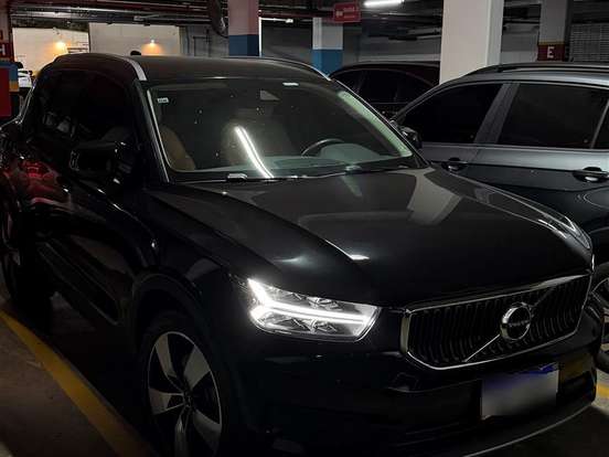 VOLVO-XC40-2.0 T5 GASOLINA MOMENTUM AWD GEARTRONIC VOLVO-XC40-2019