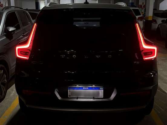 VOLVO-XC40-2.0 T5 GASOLINA MOMENTUM AWD GEARTRONIC VOLVO-XC40-2019