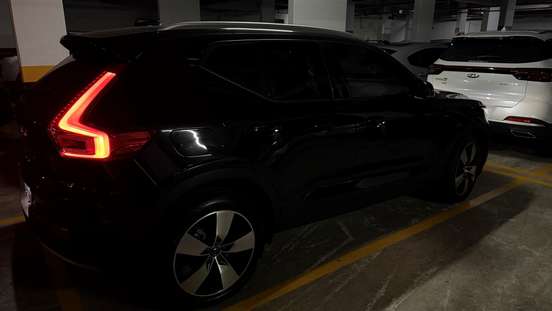 VOLVO-XC40-2019