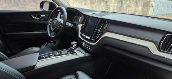 VOLVO-XC60-2019