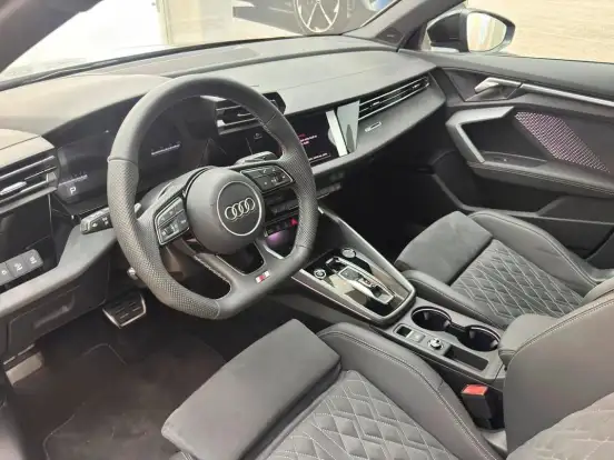 AUDI-A3-2.0 40 TFSI GASOLINA SPORTBACK PERFORMANCE BLACK S-TRONIC AUDI-A3-2025