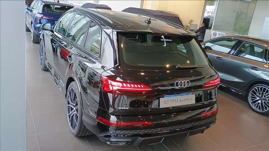 AUDI-Q7-2025