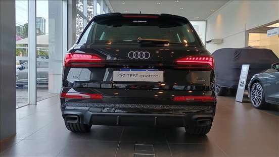 AUDI-Q7-2025