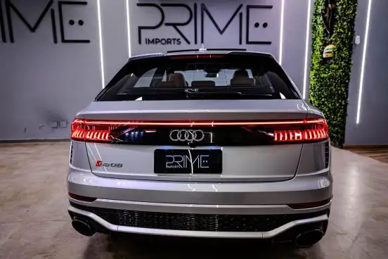 AUDI-RS Q8-2020