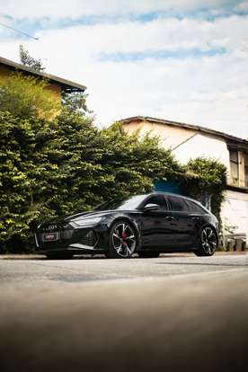 AUDI-RS6-2023