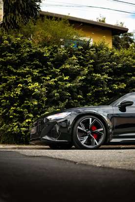 AUDI-RS6-2023