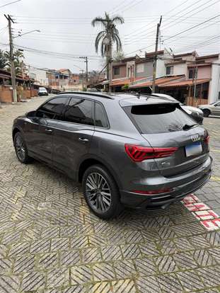 AUDI-Q3-2022