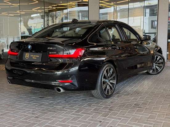 BMW-320i-2021