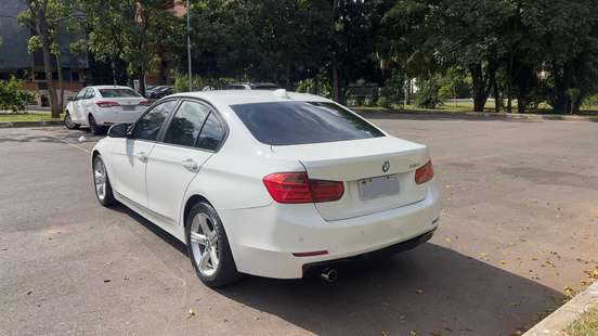BMW-320i-2013