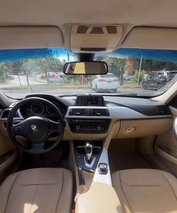 BMW-320i-2013