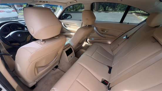BMW-320i-2013