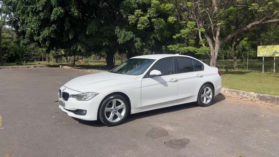BMW-320i-2013
