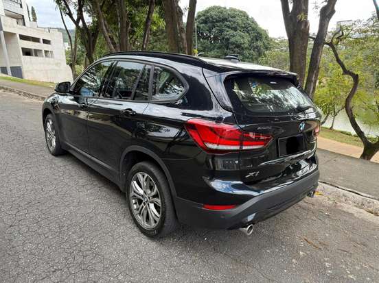 BMW-X1-2021