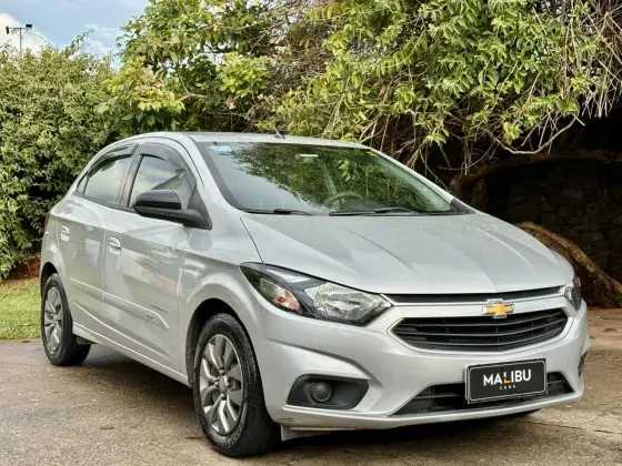 CHEVROLET ONIX 1.4 MPFI ADVANTAGE 8V FLEX 4P AUTOMÁTICO