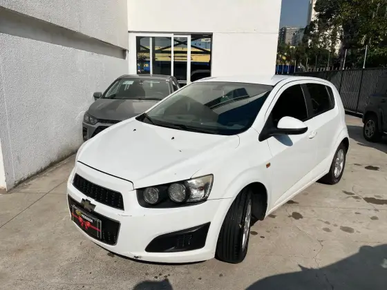 CHEVROLET SONIC 1.6 LT 16V FLEX 4P MANUAL CHEVROLET SONIC 1.6 LT 16V FLEX 4P MANUAL