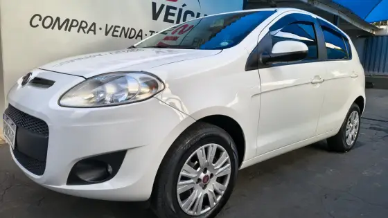 FIAT PALIO 1.6 MPI ESSENCE 16V FLEX 4P MANUAL FIAT PALIO 1.6 MPI ESSENCE 16V FLEX 4P MANUAL