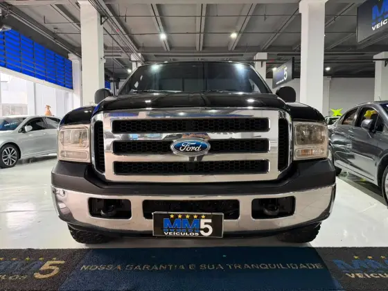 FORD F-250 3.9 XLT 4X2 CS DIESEL 2P MANUAL FORD F-250 3.9 XLT 4X2 CS DIESEL 2P MANUAL