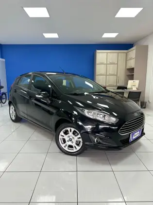 FORD FIESTA 1.6 SE HATCH 16V FLEX 4P POWERSHIFT