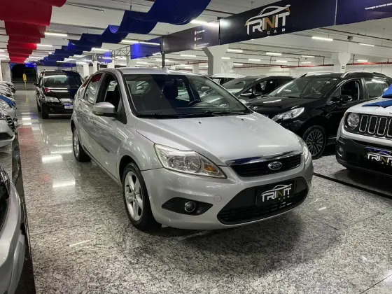 FORD FOCUS 1.6 GL 16V FLEX 4P MANUAL FORD FOCUS 1.6 GL 16V FLEX 4P MANUAL