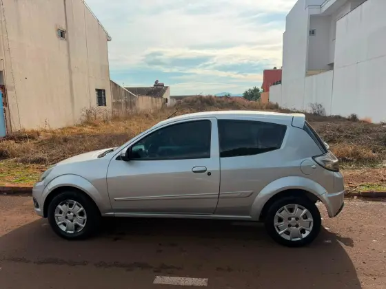 FORD KA 1.0 MPI 8V FLEX 2P MANUAL FORD KA 1.0 MPI 8V FLEX 2P MANUAL