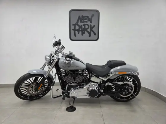 HARLEY-DAVIDSON SOFTAIL BREAKOUT 