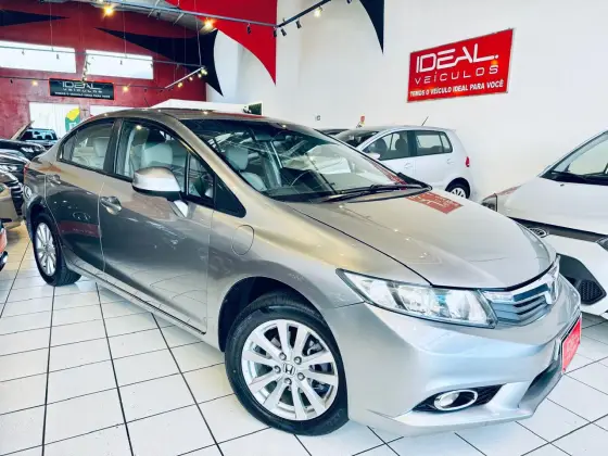 HONDA CIVIC 1.8 LXS 16V FLEX 4P AUTOMÁTICO HONDA CIVIC 1.8 LXS 16V FLEX 4P AUTOMÁTICO