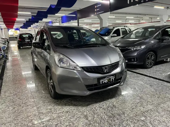 HONDA FIT 1.4 DX 16V FLEX 4P MANUAL HONDA FIT 1.4 DX 16V FLEX 4P MANUAL