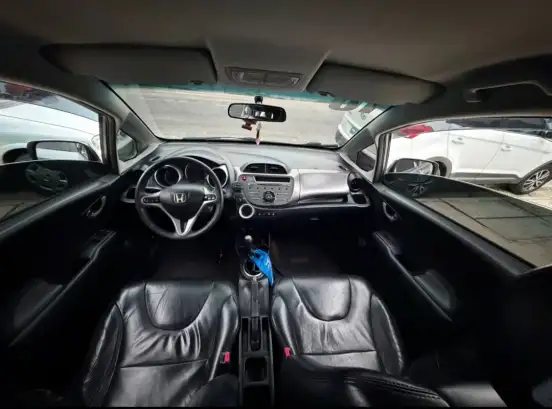 HONDA-FIT-2010