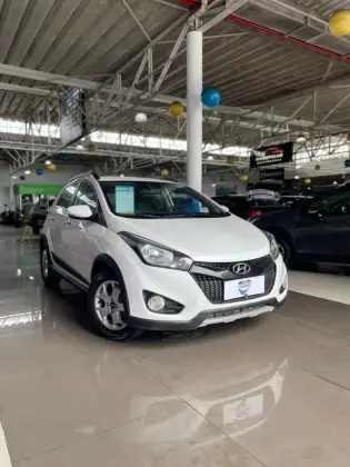 HYUNDAI HB20 1.6 PREMIUM 16V FLEX 4P AUTOMÁTICO HYUNDAI HB20 1.6 PREMIUM 16V FLEX 4P AUTOMÁTICO