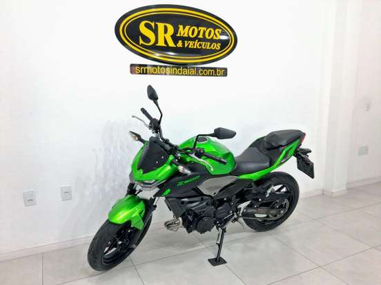 KAWASAKI-Z500-2025