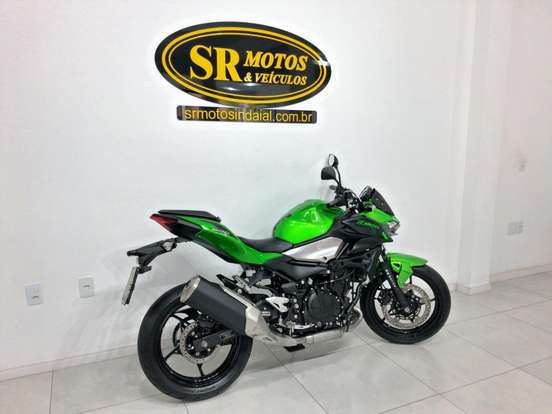 KAWASAKI-Z500-2025