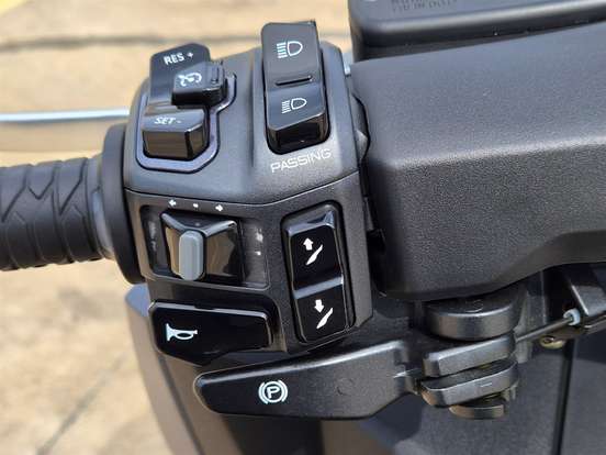 KYMCO-AK 550i-2025